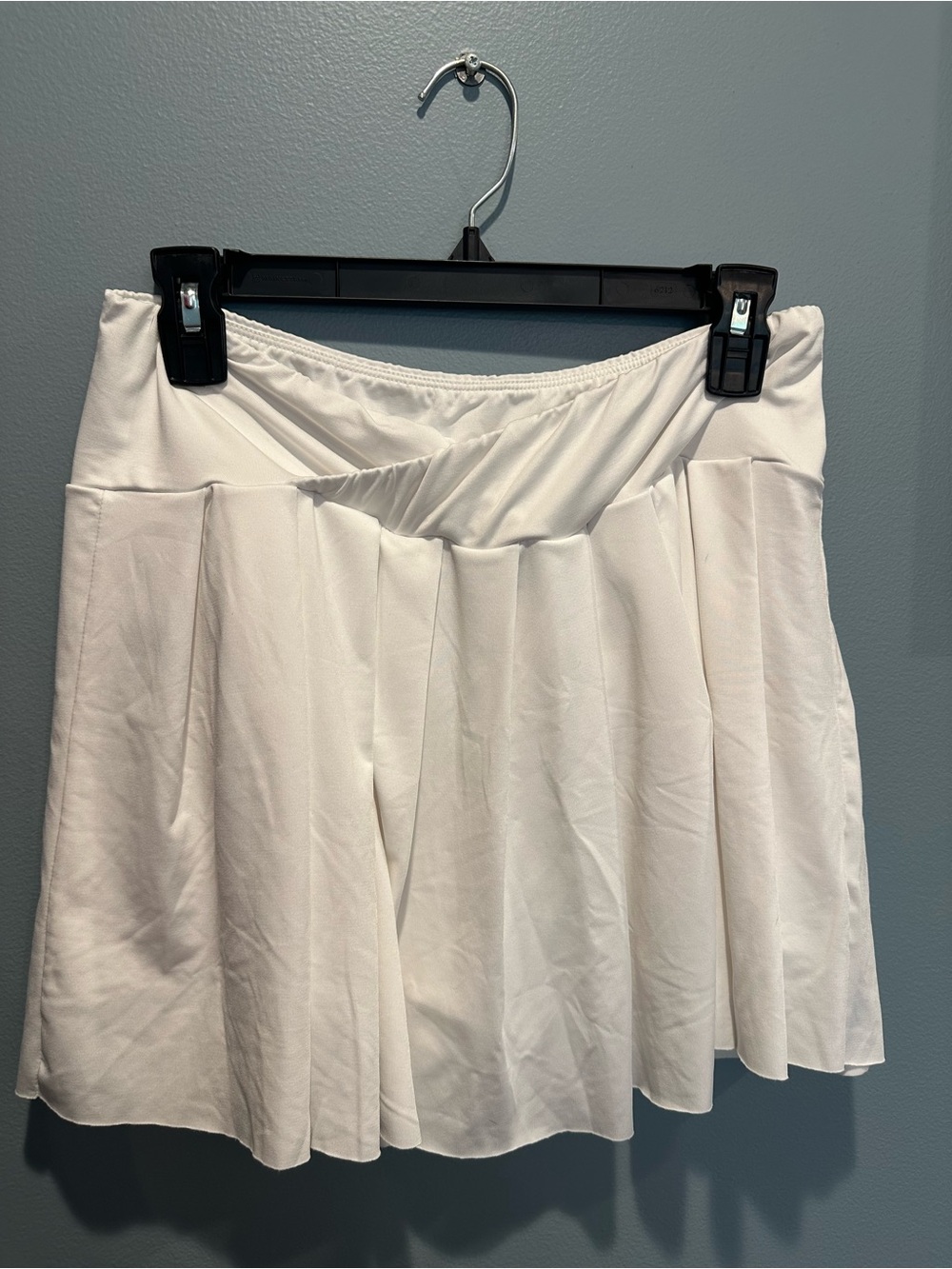 SHEIN White Pleated Skirt with Crossover Waist